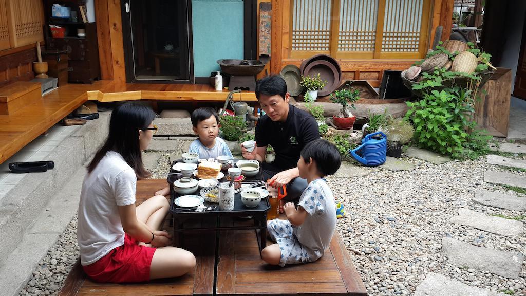 Eugene Hanok Culture Center Dongdaemun Сеул Екстер'єр фото