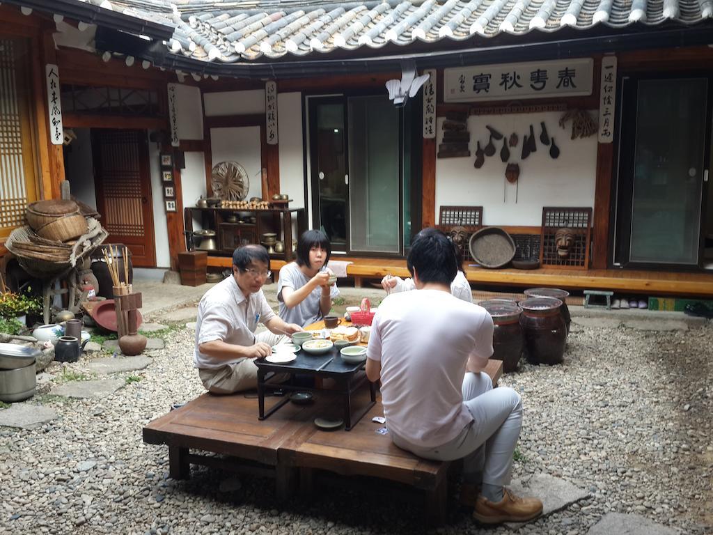 Eugene Hanok Culture Center Dongdaemun Сеул Екстер'єр фото